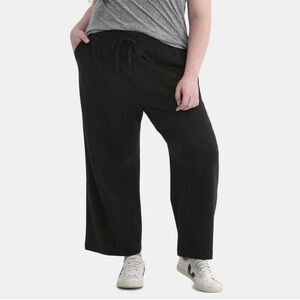 Terra & Sky  Women’s Plus Size Cropped Knit Pant Size 1X(16W-18W)